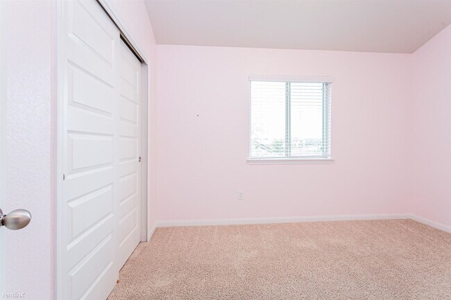Building Photo - 4 br, 2.5 bath House - 605 AllensCreek Way