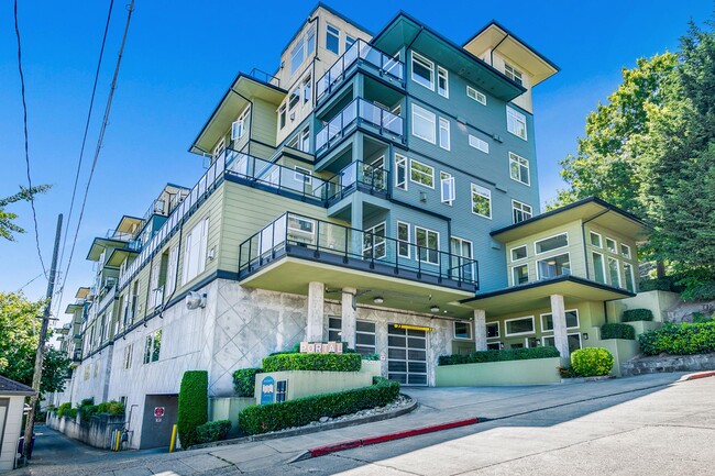 Building Photo - 655 Crockett St