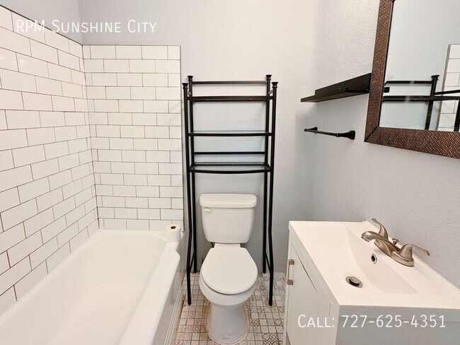 Building Photo - 536 Roanoke St