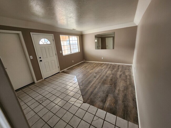 Building Photo - 988 W 1225 S
