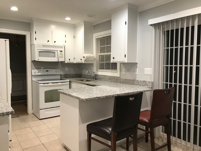 Kitchen - 6836 Park South Dr