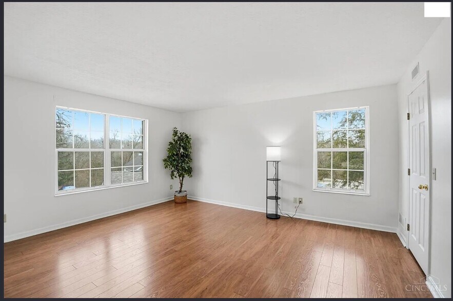 Building Photo - 3029 Stratford Ct