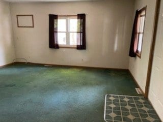 Building Photo - WHOLE HOUSE: 3 Bed 1 Bath close to UWEC! Available June 1st