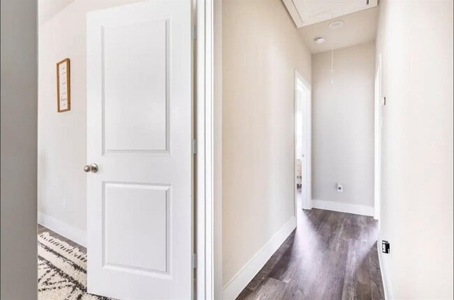 Building Photo - 1740 Cove Cres Ct