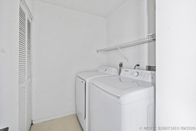 Building Photo - 5423 Grand Park Pl