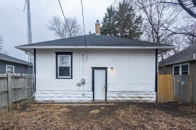 Building Photo - 1442 Plum St