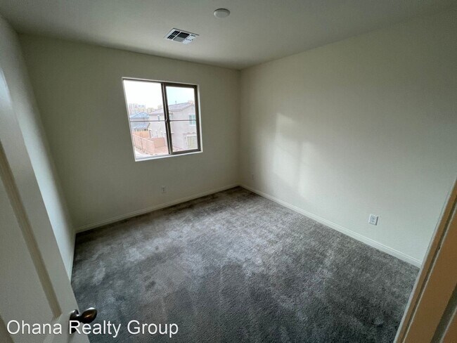Building Photo - 4 br, 2.5 bath House - 10072 Spelter Street