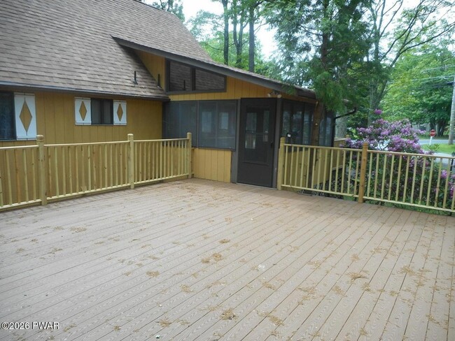 Building Photo - 159 Spring Dr