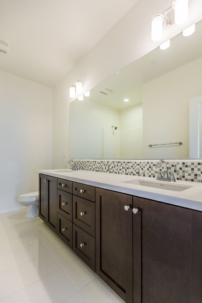 Building Photo - 4BD/3BA/2Garage Two Story Highly upgraded ...