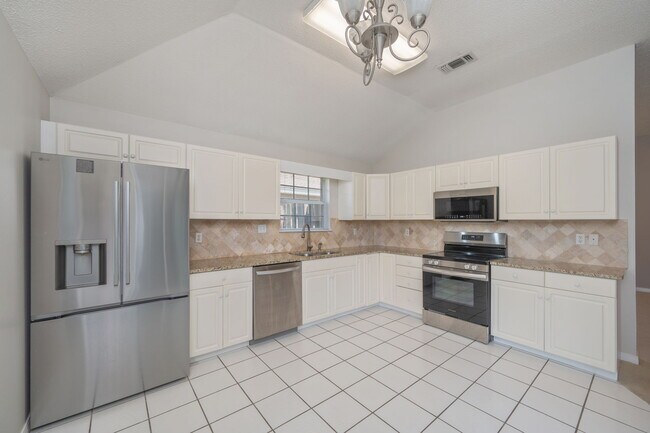 Building Photo - 107 Bay Tree Dr