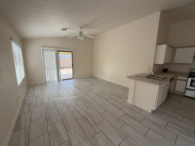 Building Photo - 8563 W Mission Ln