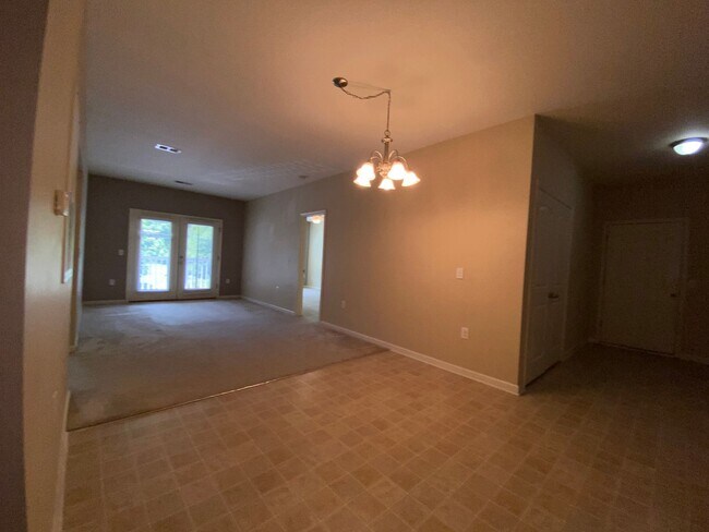 Building Photo - reinb190