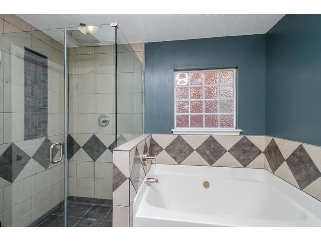 Building Photo - 7641 Pleasantville Way