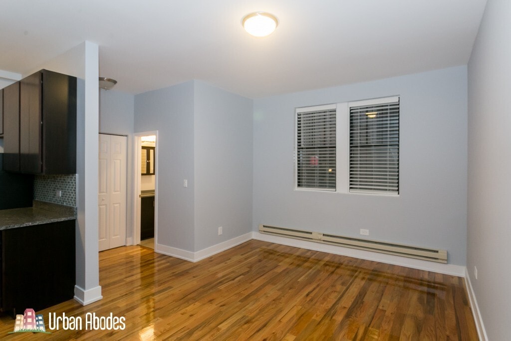 Building Photo - 4847 N Damen Ave