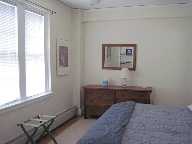 Building Photo - 988 Memorial Dr