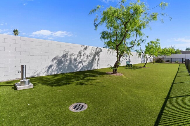 Building Photo - 7300 E Earll Dr