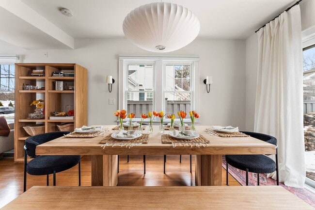 Building Photo - Fully Furnished Luxury Home – Just 3 Block...