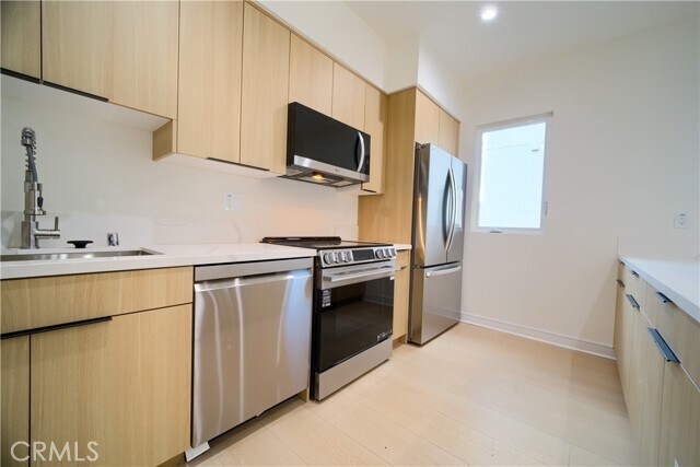 Building Photo - 257 S Ave 54