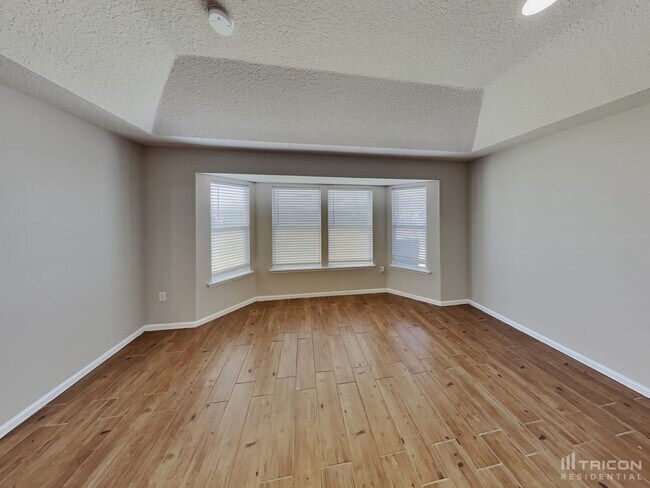 Building Photo - 75013 Brookwood Dr