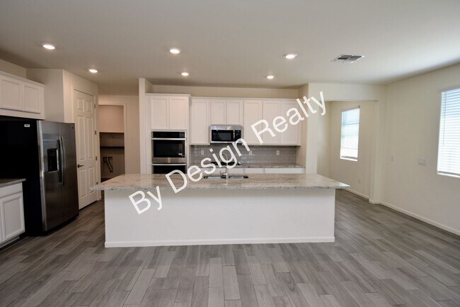 Building Photo - Gladden Farms 3 Bed 2 Bath+Den - 3 Car Garage