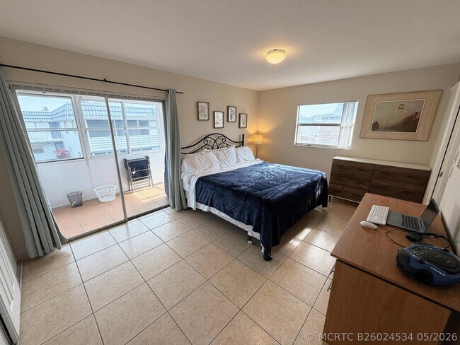 Building Photo - 419 Brittany Dr