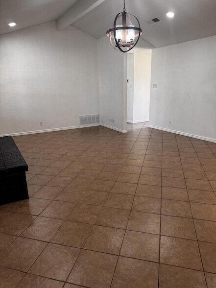 Building Photo - 403 Crenshaw Dr
