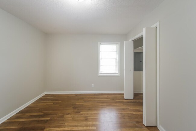 Building Photo - 4547 Almo Ave