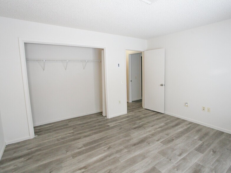 Building Photo - 655C Yale Way