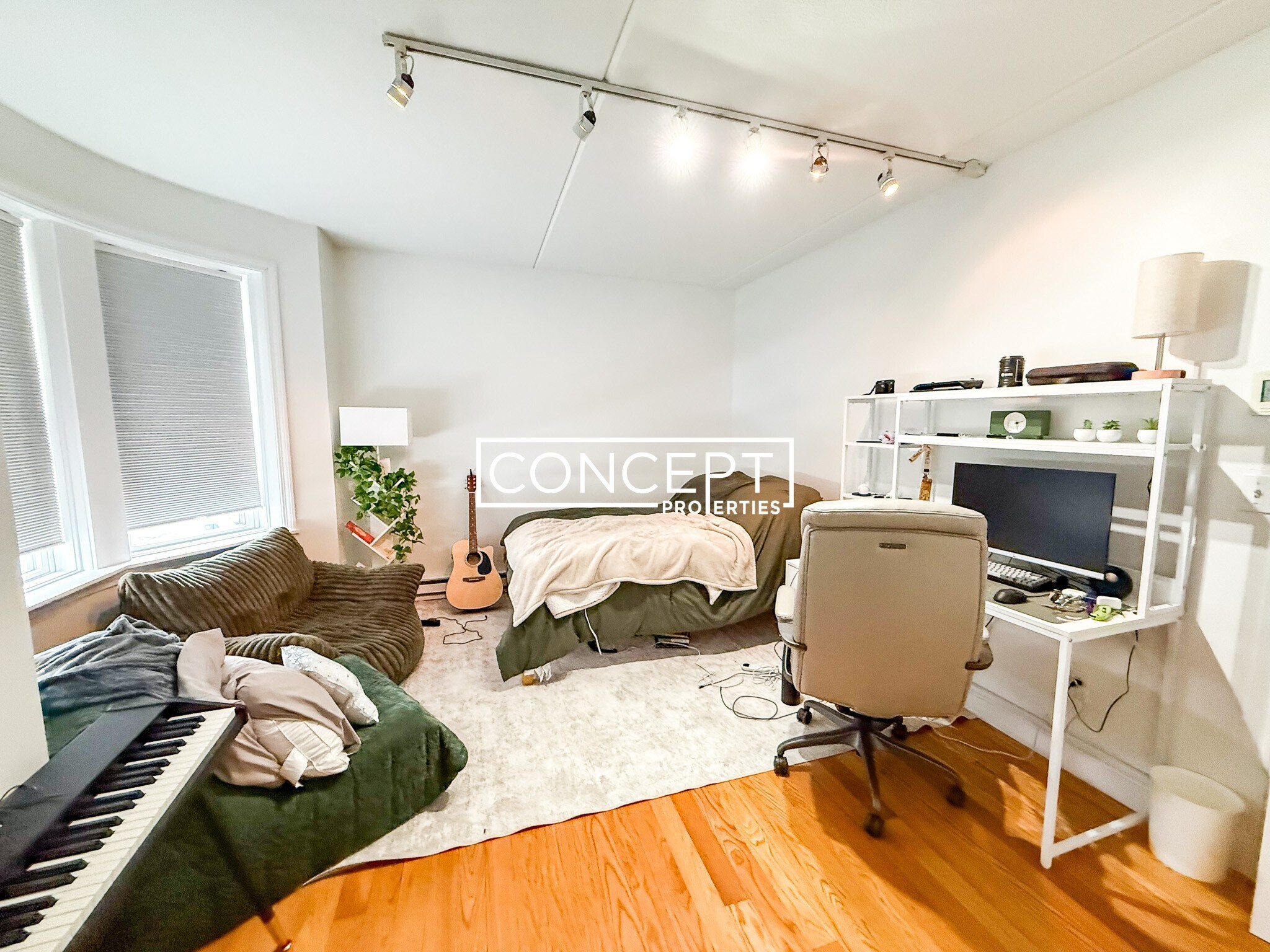 Building Photo - 22 Hayden St