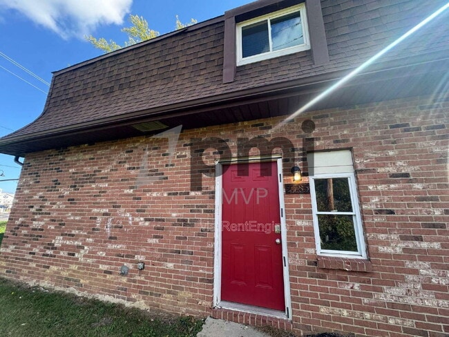 Building Photo - 2785 Wedge St