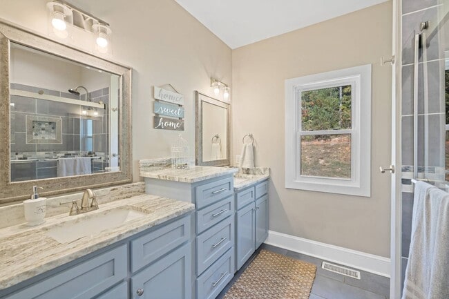 Building Photo - 43 Mcilwee Ln