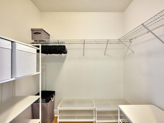 Building Photo - 610 Clematis St