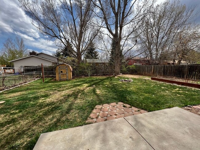 Building Photo - New on the Market! Charming 3-Bed, 1.5-Bat...