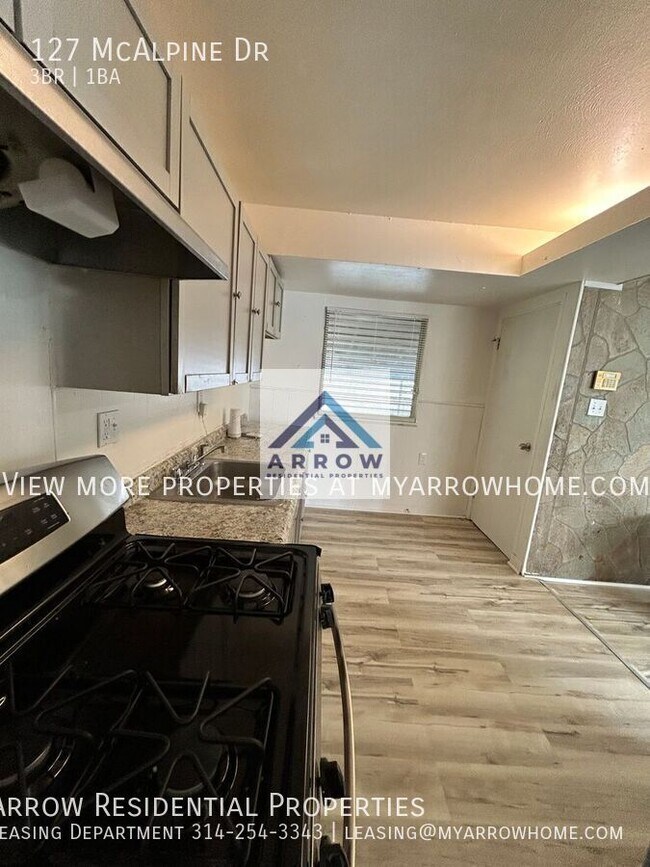 Building Photo - 127 McAlpine Dr-