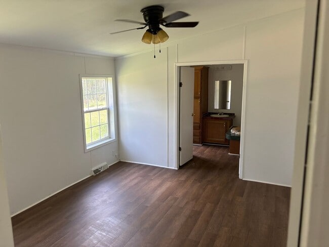 Building Photo - Doublewide mobile home on 3 acres