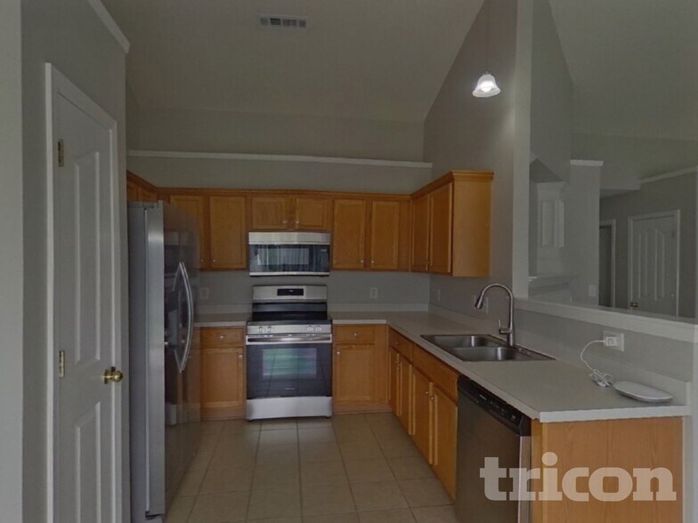 Building Photo - 2104 Gold Nugget Dr