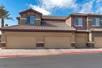 Building Photo - "Spacious 3-Bed Oasis with 2 Full Baths in Vibrant Las Vegas – 1,454 Sq Ft of Comfort!"