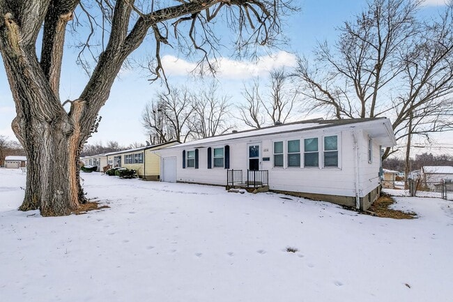 Building Photo - Now Accepting Section 8 – St. Louis, MO 3 bedroom /1 Bath Home in 63137