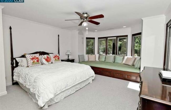 Building Photo - 136 El Centro