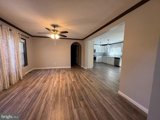 Building Photo - 57 Woodside Dr
