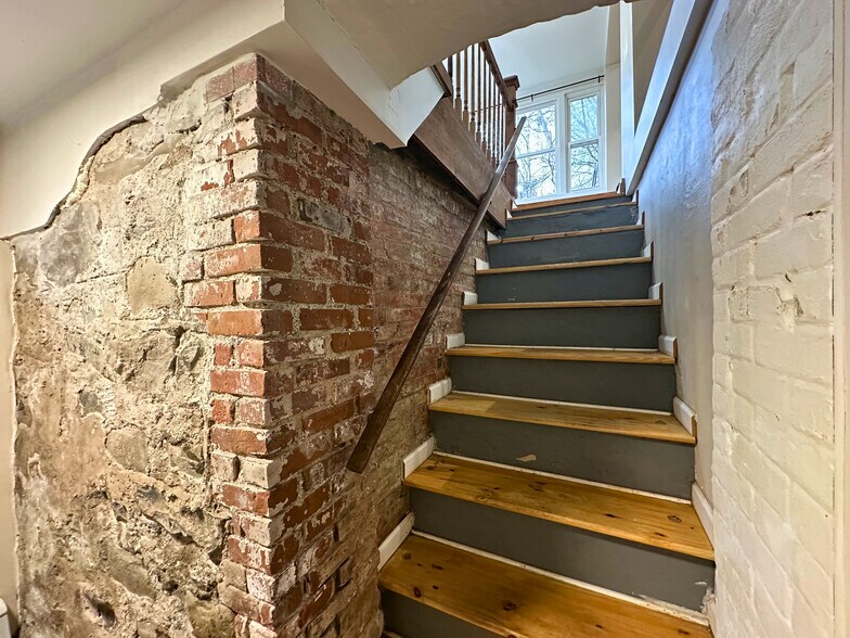 Building Photo - 75 Overlook Pl