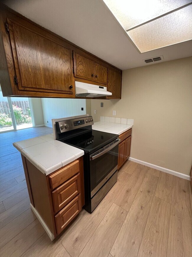 Building Photo - Cowell 4808-4810