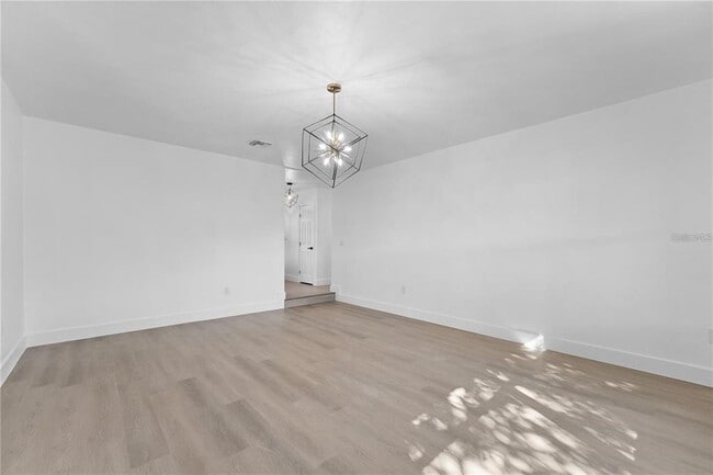 Building Photo - 607 Dunblane Dr