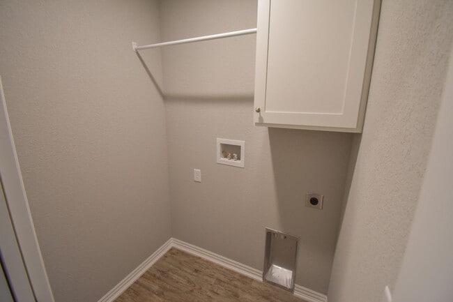 Building Photo - 2 Bedroom 2 Bathroom Home in Fayetteville, AR.