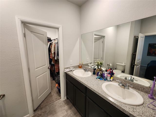 Building Photo - 9240 Castorian Dr