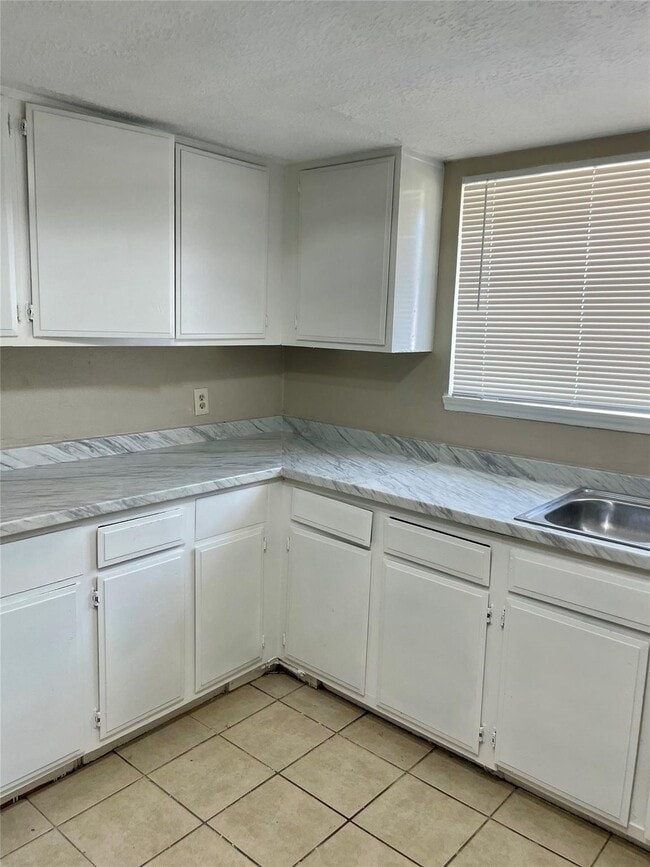 Building Photo - 15931 Cardono Ln