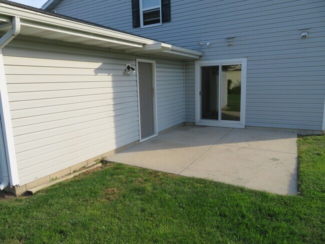Building Photo - Harry Roethle Briarwood Duplex