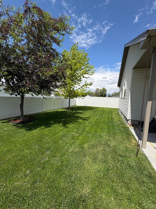 Building Photo - 3492 Stonegate Dr