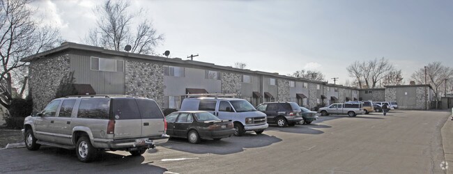 3160 S 200 E - Townhouse Court