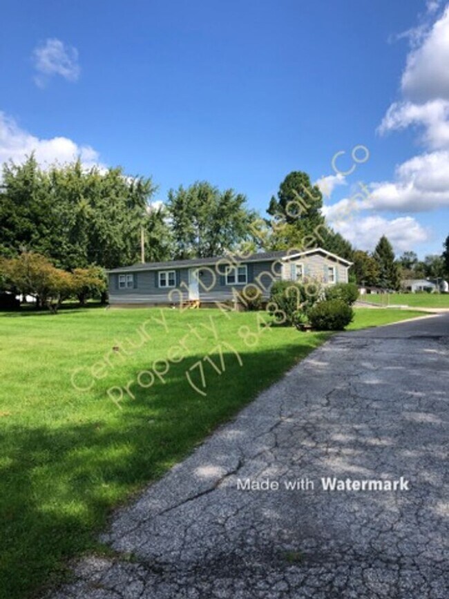 Primary Photo - 2 Bedroom Home in Central School with a La...